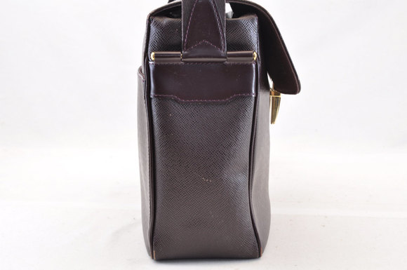 LOUIS VUITTON Yaranga Shoulder Bag - Picture 15 of 16